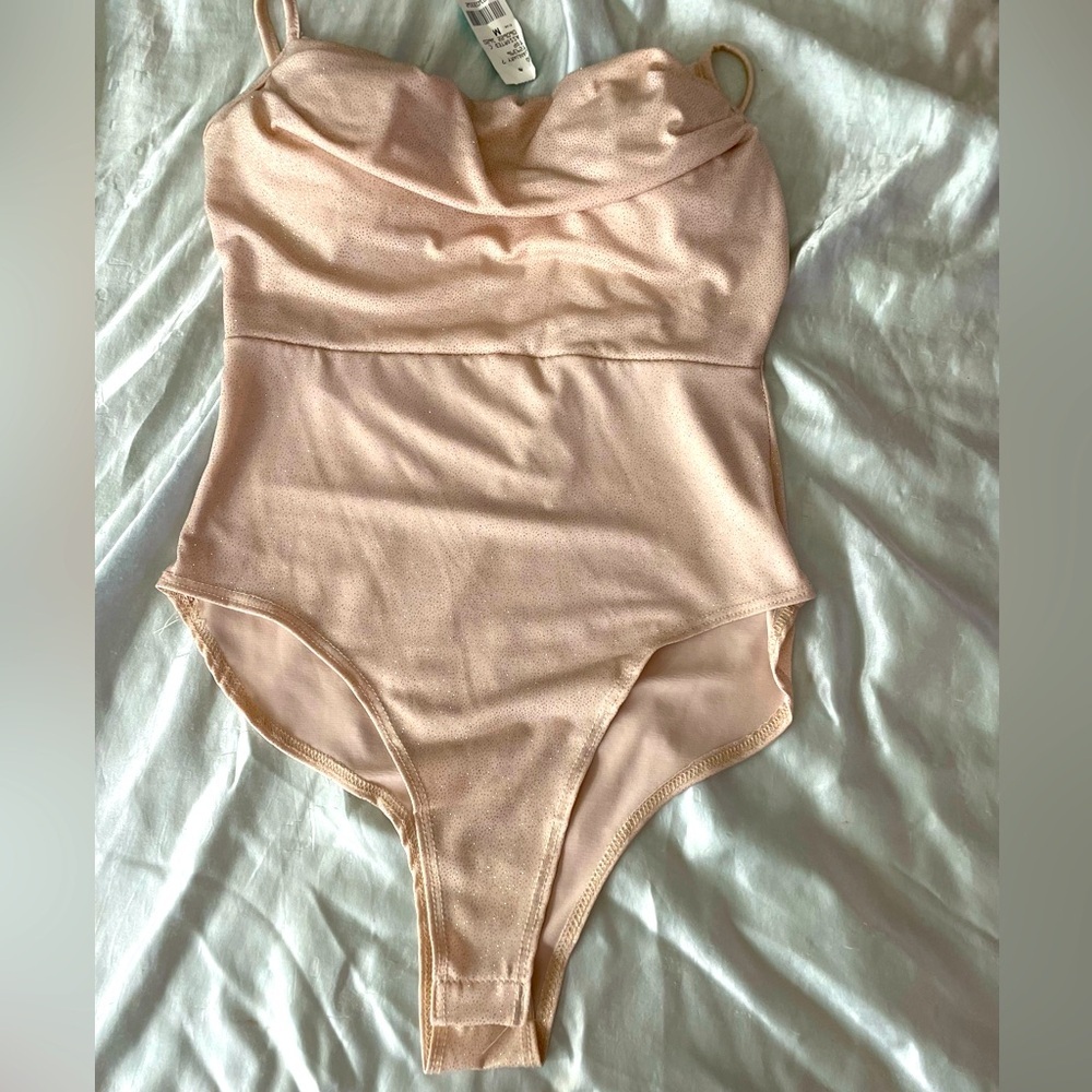 Beautiful pink glitter top brand new size medium